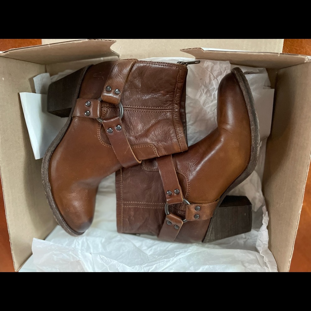 NIB Frye Tabitha Harness Bootie